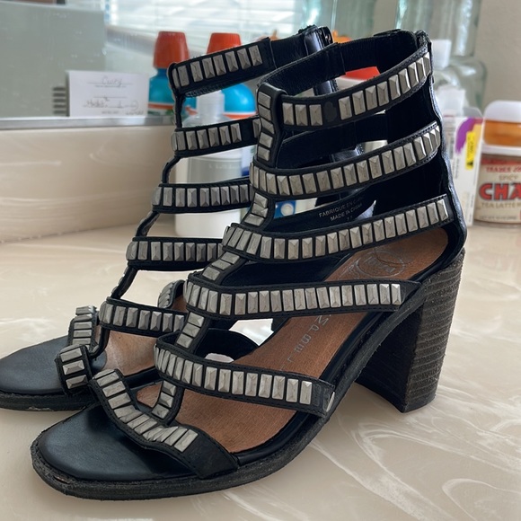 Jeffrey Campbell Heels - Picture 2 of 8